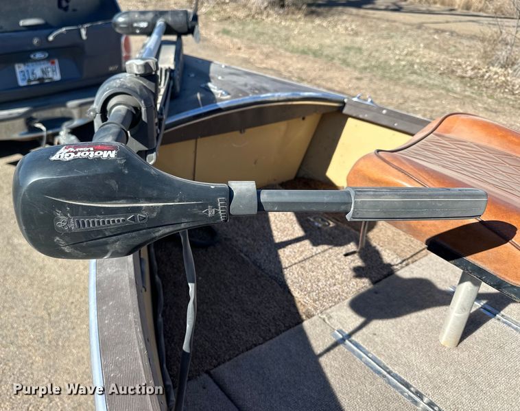 image for item OE9045 1958 Crestliner boat