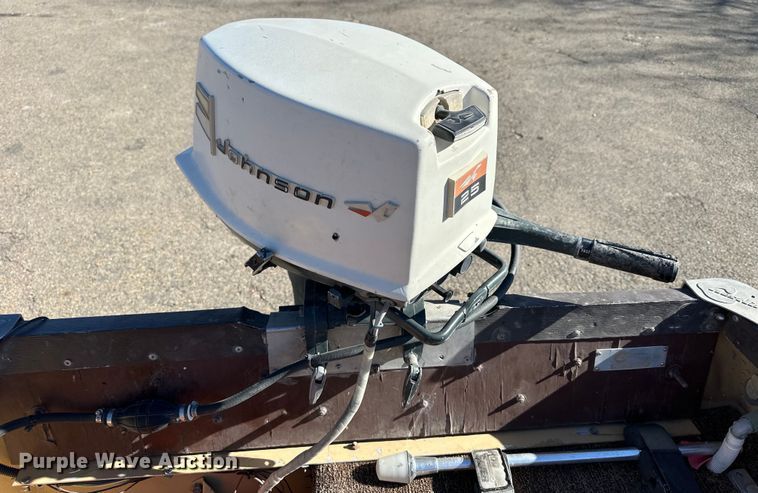 image for item OE9045 1958 Crestliner boat