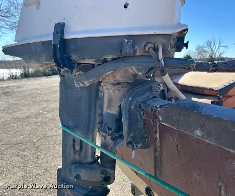 image for item OE9045 1958 Crestliner boat