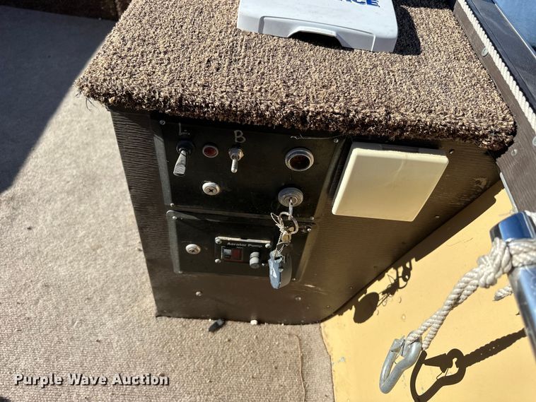 image for item OE9045 1958 Crestliner boat