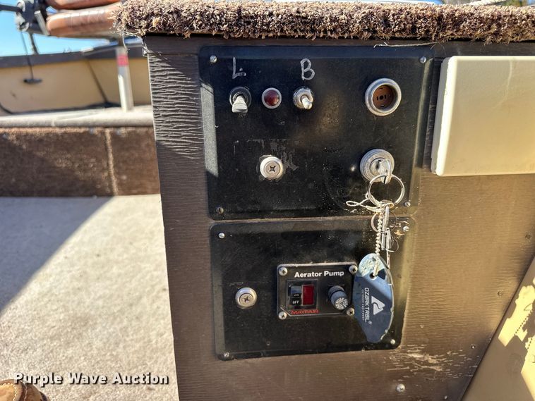 image for item OE9045 1958 Crestliner boat