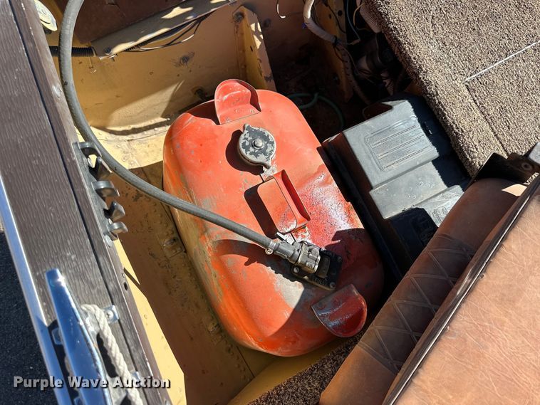 image for item OE9045 1958 Crestliner boat