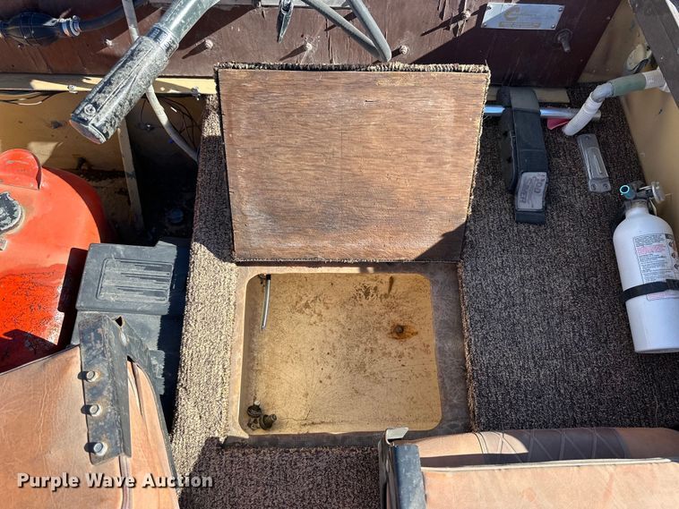 image for item OE9045 1958 Crestliner boat