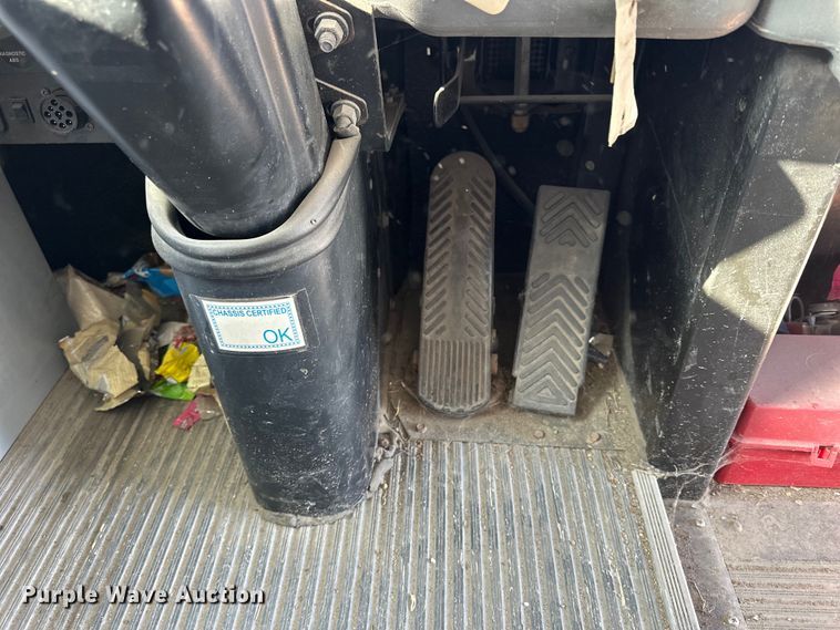 image for item OE9075 2006 Blue Bird All American  school bus