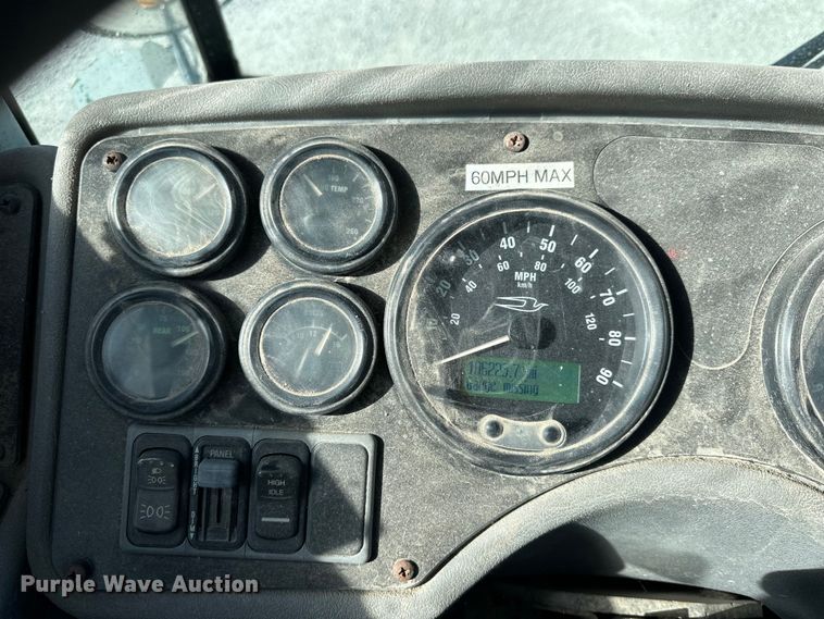 image for item OE9075 2006 Blue Bird All American  school bus