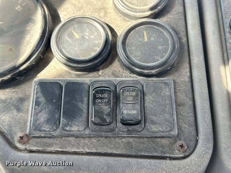 image for item OE9075 2006 Blue Bird All American  school bus