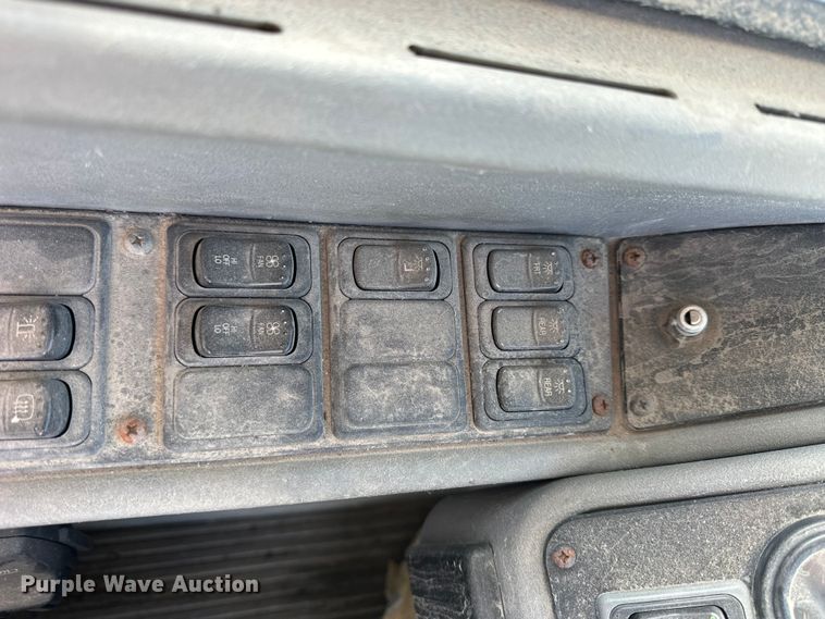 image for item OE9075 2006 Blue Bird All American  school bus