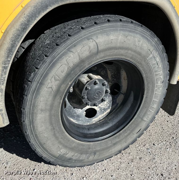 image for item OE9075 2006 Blue Bird All American  school bus