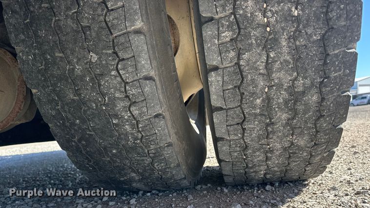 image for item OE9075 2006 Blue Bird All American  school bus