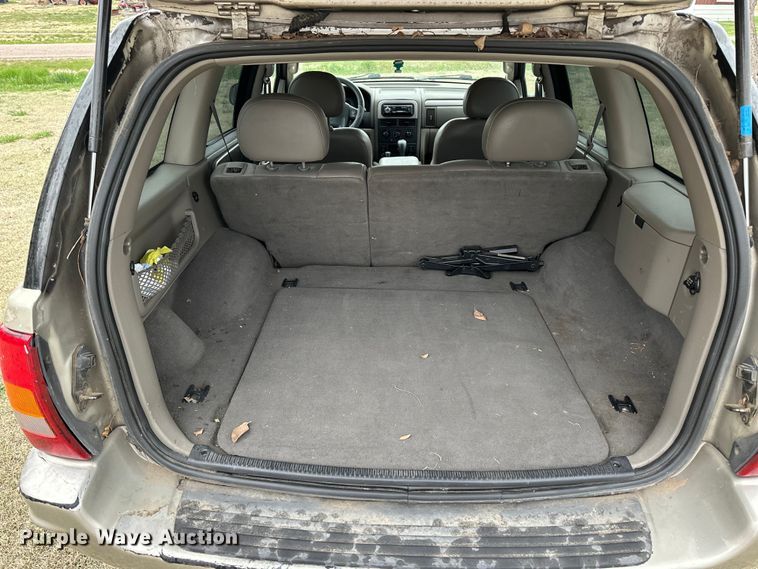 image for item OE9100 2004 Jeep Grand Cherokee SUV