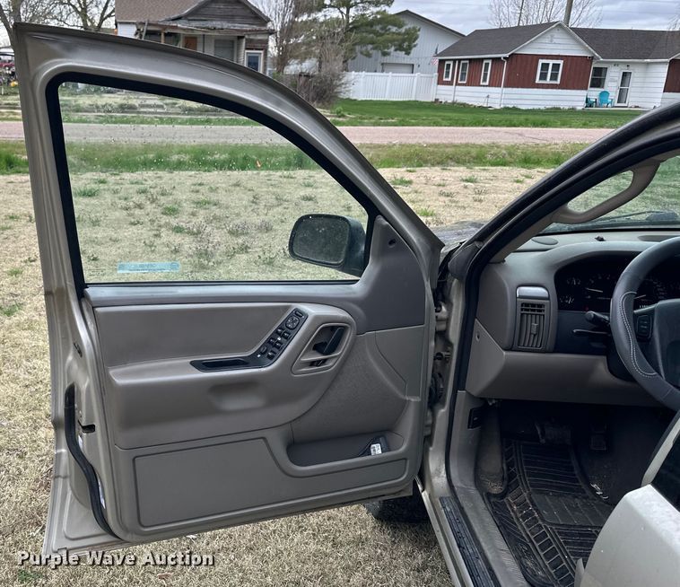 image for item OE9100 2004 Jeep Grand Cherokee SUV