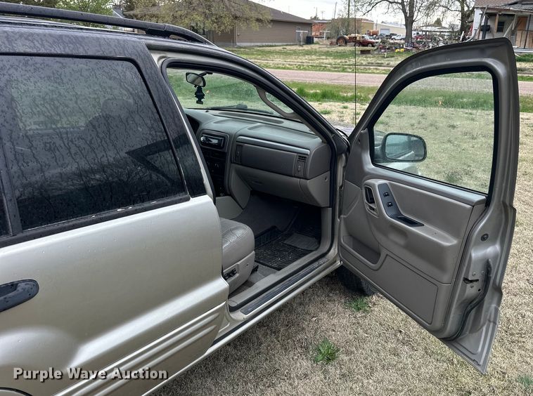 image for item OE9100 2004 Jeep Grand Cherokee SUV