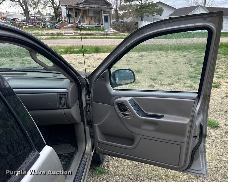 image for item OE9100 2004 Jeep Grand Cherokee SUV