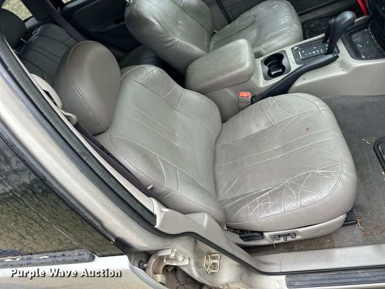 image for item OE9100 2004 Jeep Grand Cherokee SUV