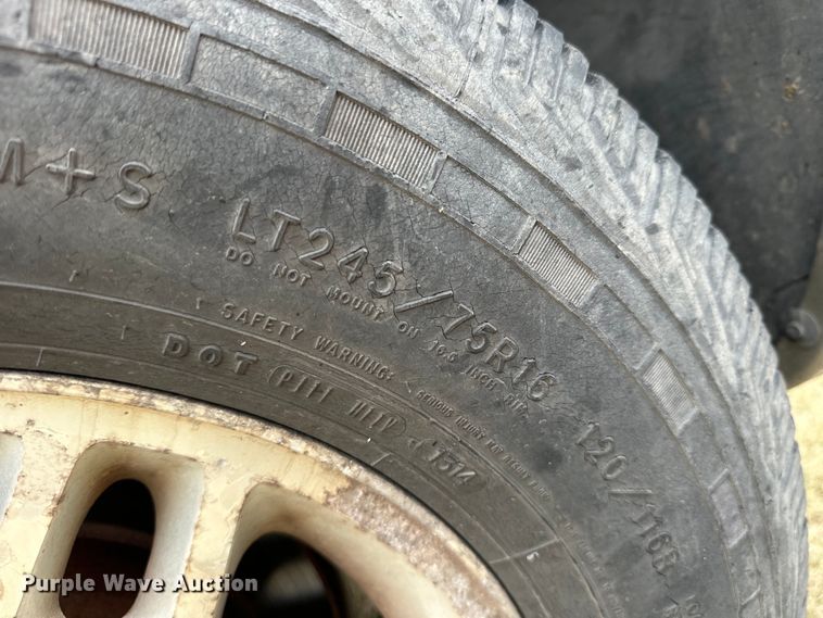 image for item OE9100 2004 Jeep Grand Cherokee SUV