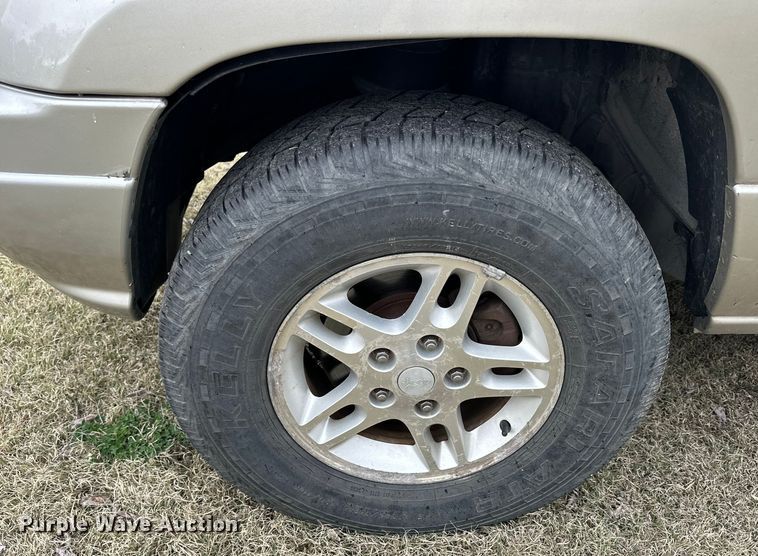 image for item OE9100 2004 Jeep Grand Cherokee SUV