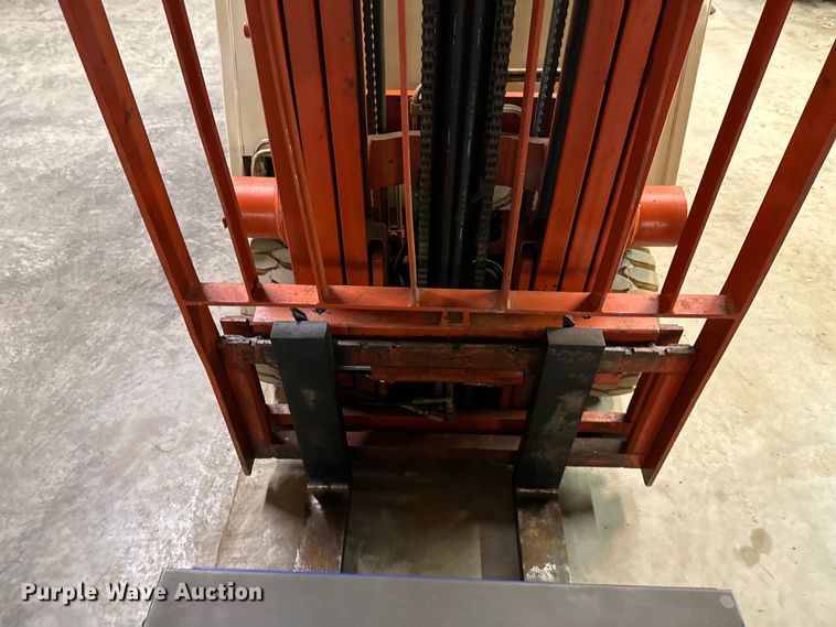 image for item OF9351 Nissan  30 forklift