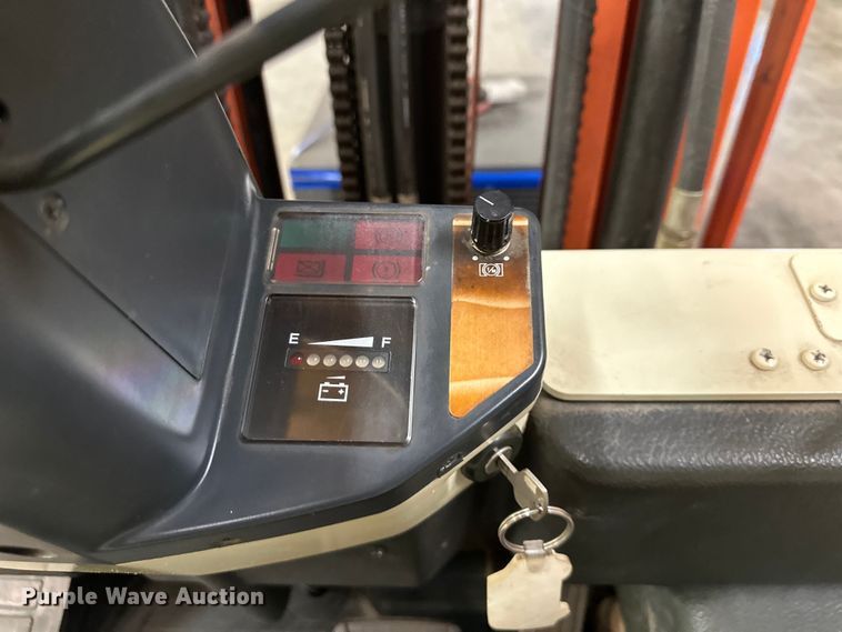 image for item OF9351 Nissan  30 forklift