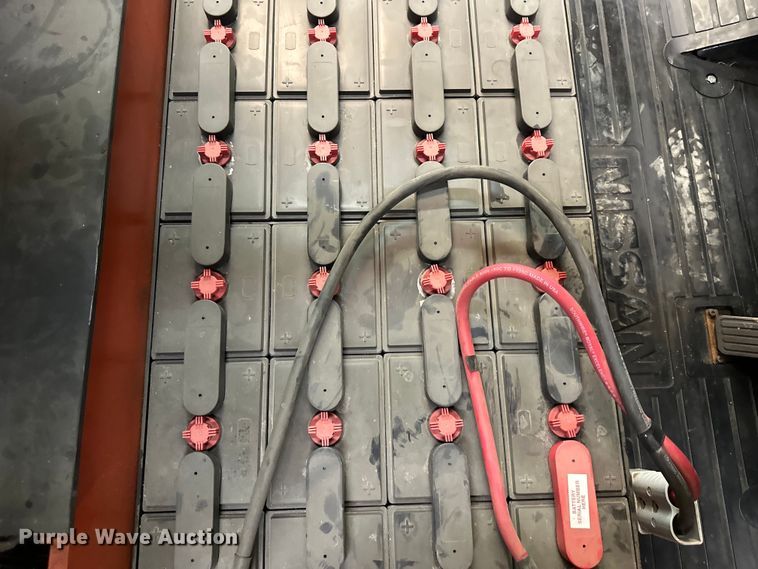 image for item OF9351 Nissan  30 forklift