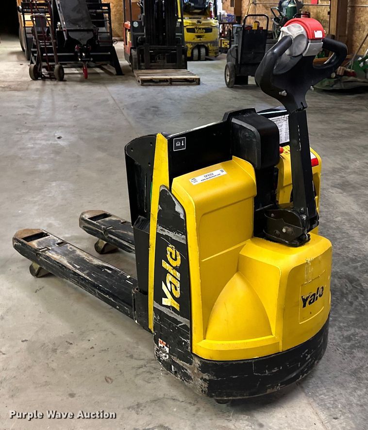 image for item OF9352 Yale MPB045VGN24T2246 pallet jack
