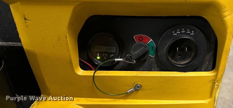 image for item OF9352 Yale MPB045VGN24T2246 pallet jack