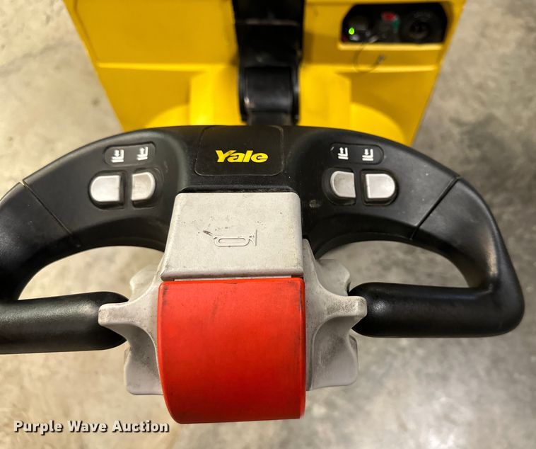 image for item OF9352 Yale MPB045VGN24T2246 pallet jack