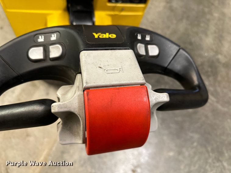 image for item OF9352 Yale MPB045VGN24T2246 pallet jack