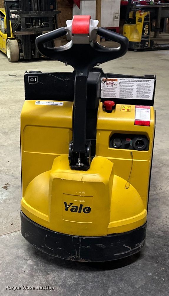 image for item OF9353 Yale MPB045VGN24T2646 pallet jack