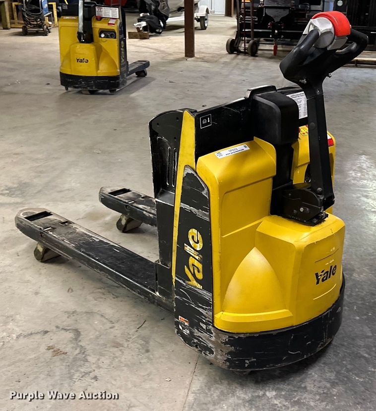image for item OF9353 Yale MPB045VGN24T2646 pallet jack