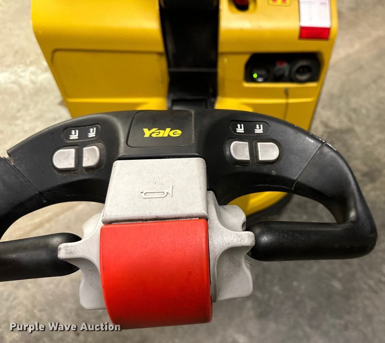 image for item OF9353 Yale MPB045VGN24T2646 pallet jack