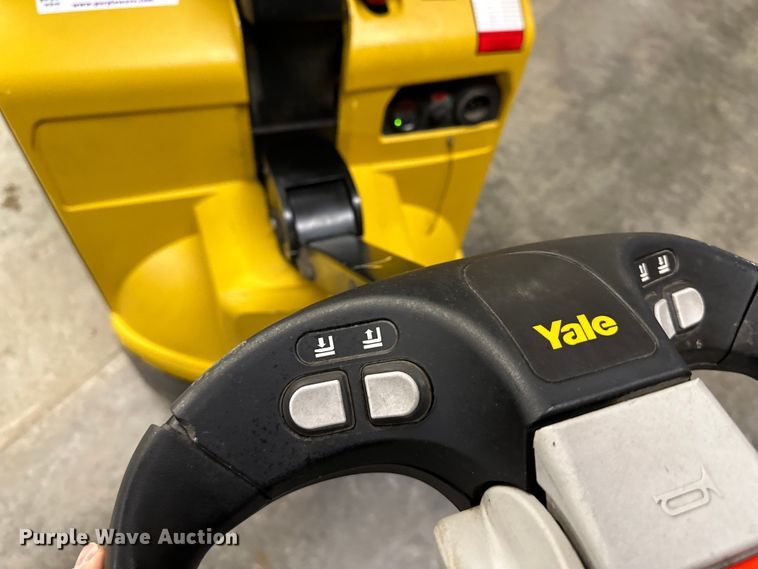image for item OF9353 Yale MPB045VGN24T2646 pallet jack