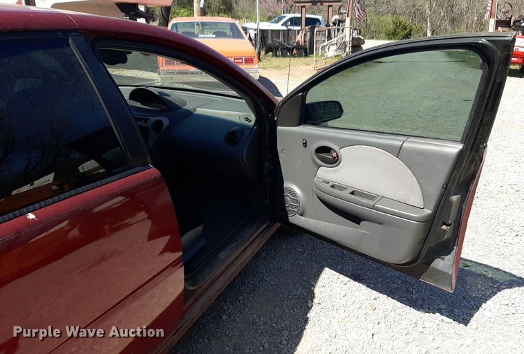 image for item OF9673 2004 Saturn  Ion 