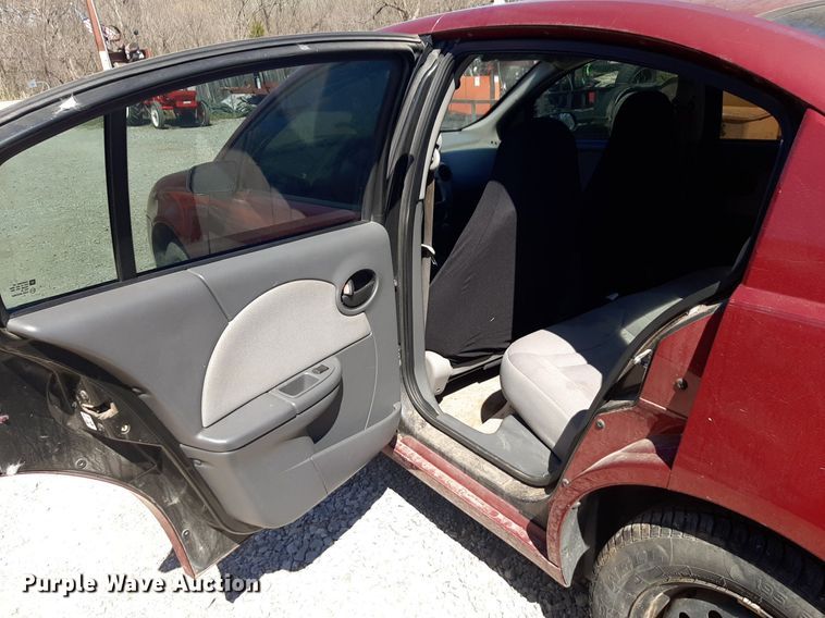 image for item OF9673 2004 Saturn  Ion 