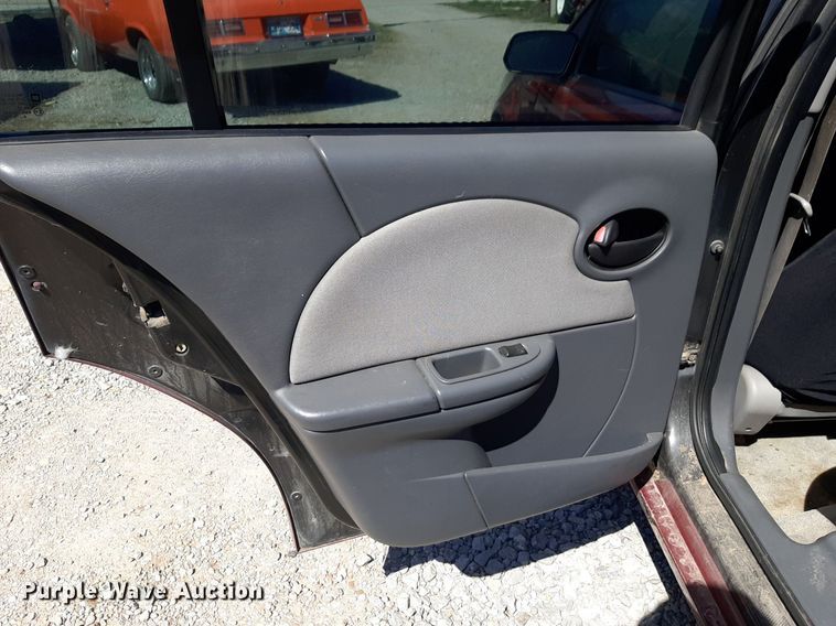 image for item OF9673 2004 Saturn  Ion 