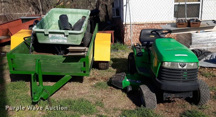 image for item OF9676 1995 John Deere Sabre lawn mower