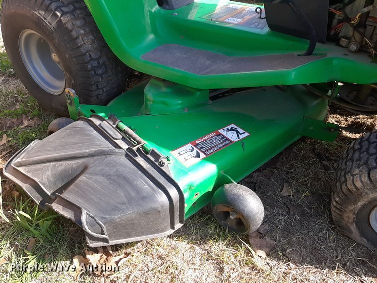 image for item OF9676 1995 John Deere Sabre lawn mower