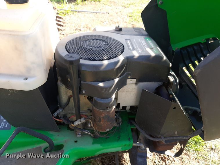 image for item OF9676 1995 John Deere Sabre lawn mower