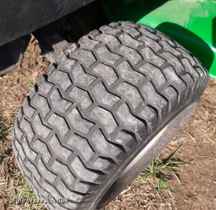 image for item OF9676 1995 John Deere Sabre lawn mower