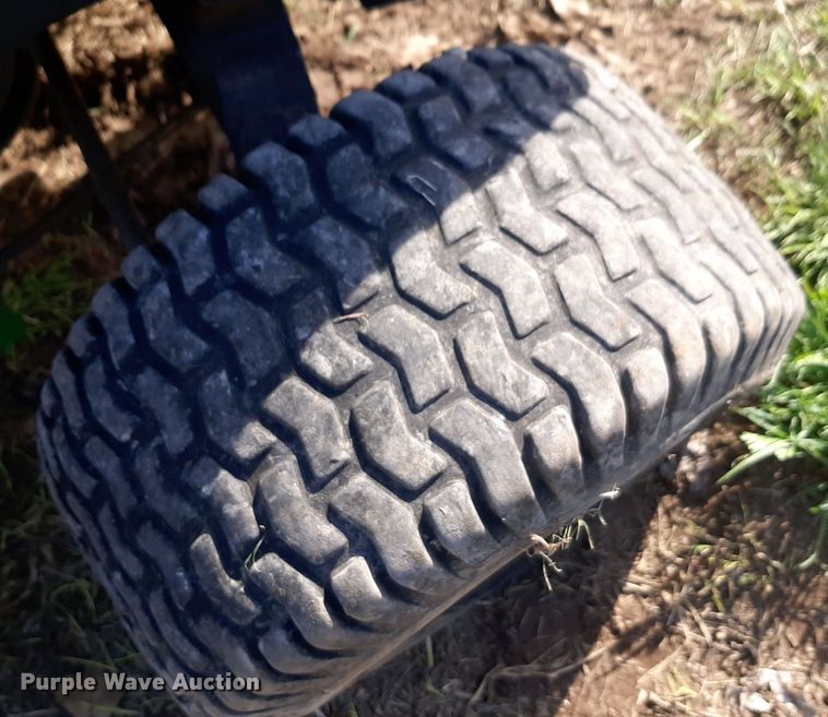 image for item OF9676 1995 John Deere Sabre lawn mower