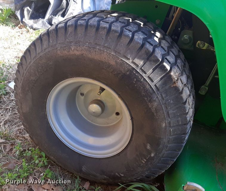 image for item OF9676 1995 John Deere Sabre lawn mower