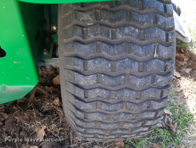 image for item OF9676 1995 John Deere Sabre lawn mower