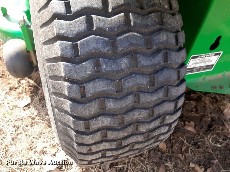 image for item OF9676 1995 John Deere Sabre lawn mower