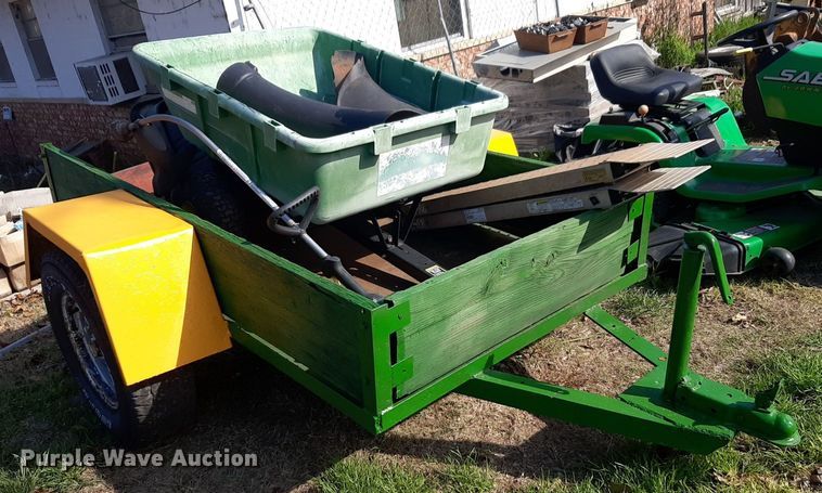 image for item OF9676 1995 John Deere Sabre lawn mower