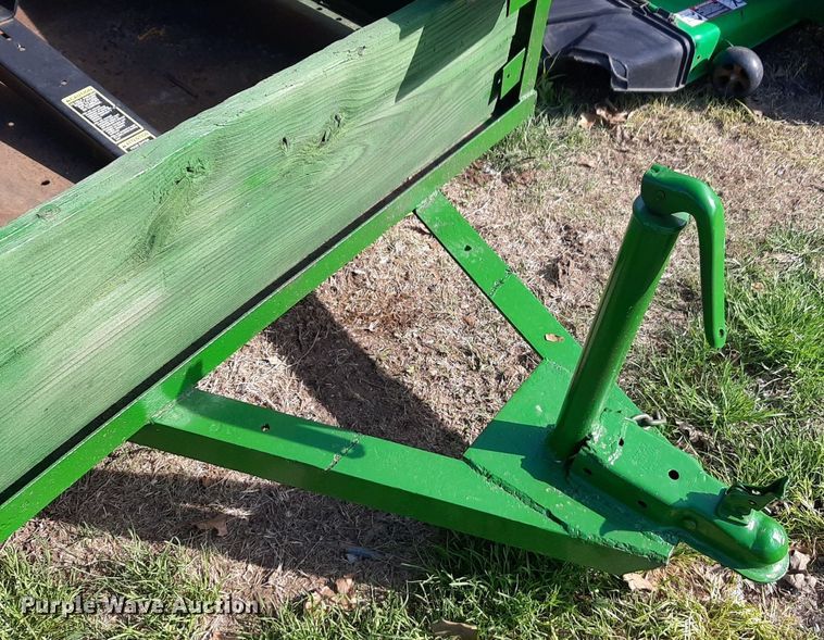 image for item OF9676 1995 John Deere Sabre lawn mower