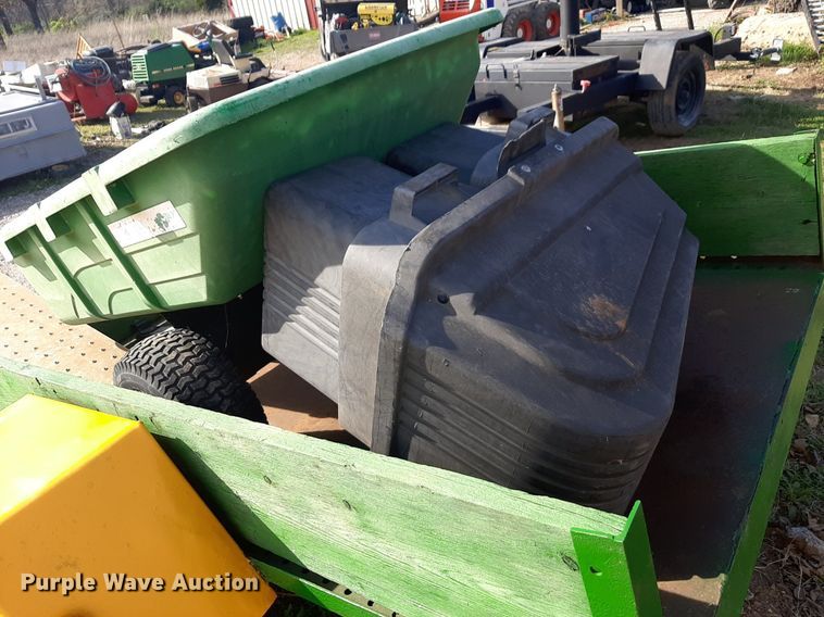 image for item OF9676 1995 John Deere Sabre lawn mower