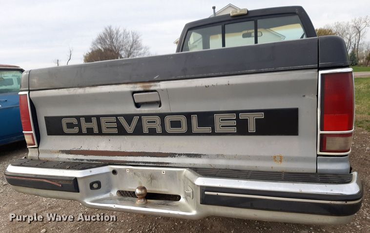 image for item OF9693 1988 Chevrolet S10 pickup truck