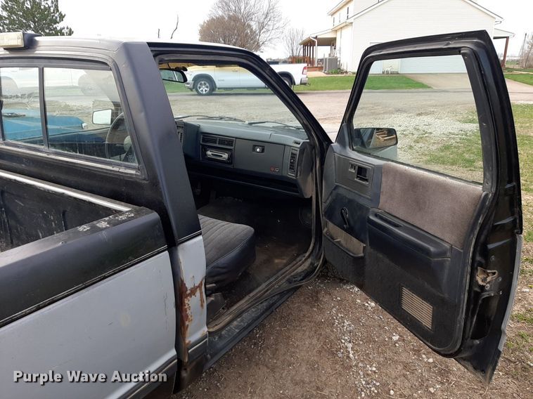 image for item OF9693 1988 Chevrolet S10 pickup truck