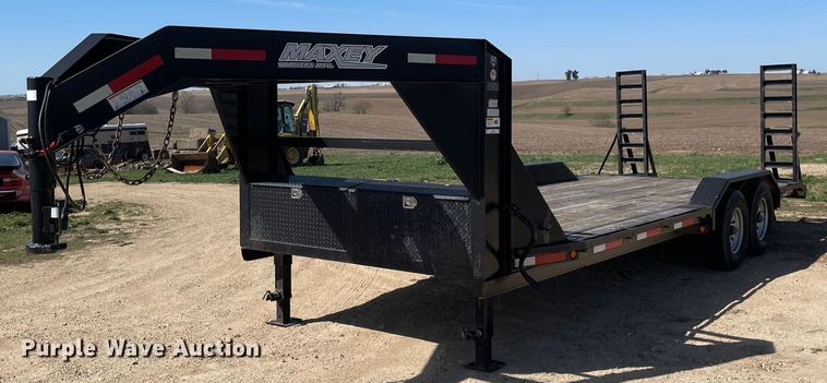 image for item OG9880 2014 Maxey Trailers  equipment trailer