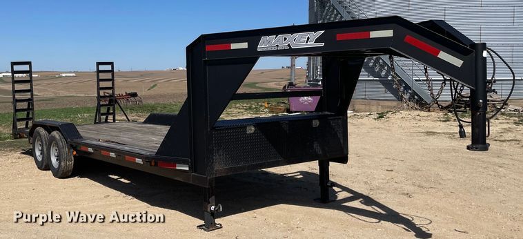 image for item OG9880 2014 Maxey Trailers  equipment trailer