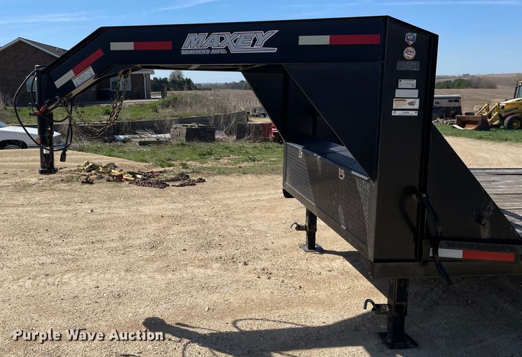 image for item OG9880 2014 Maxey Trailers  equipment trailer